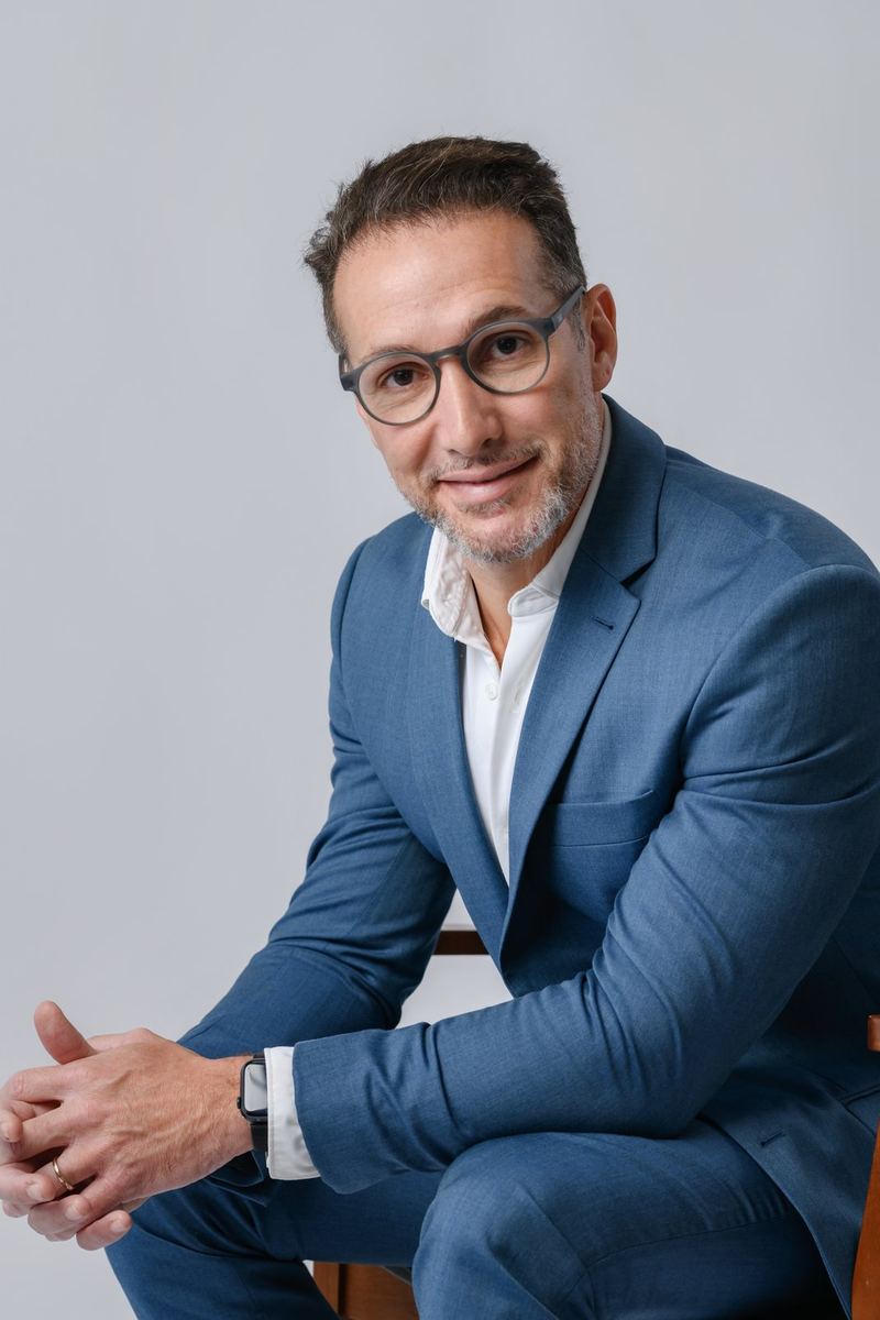 Retrato do Dr. Leonardo Rosa, médico anestesiologista